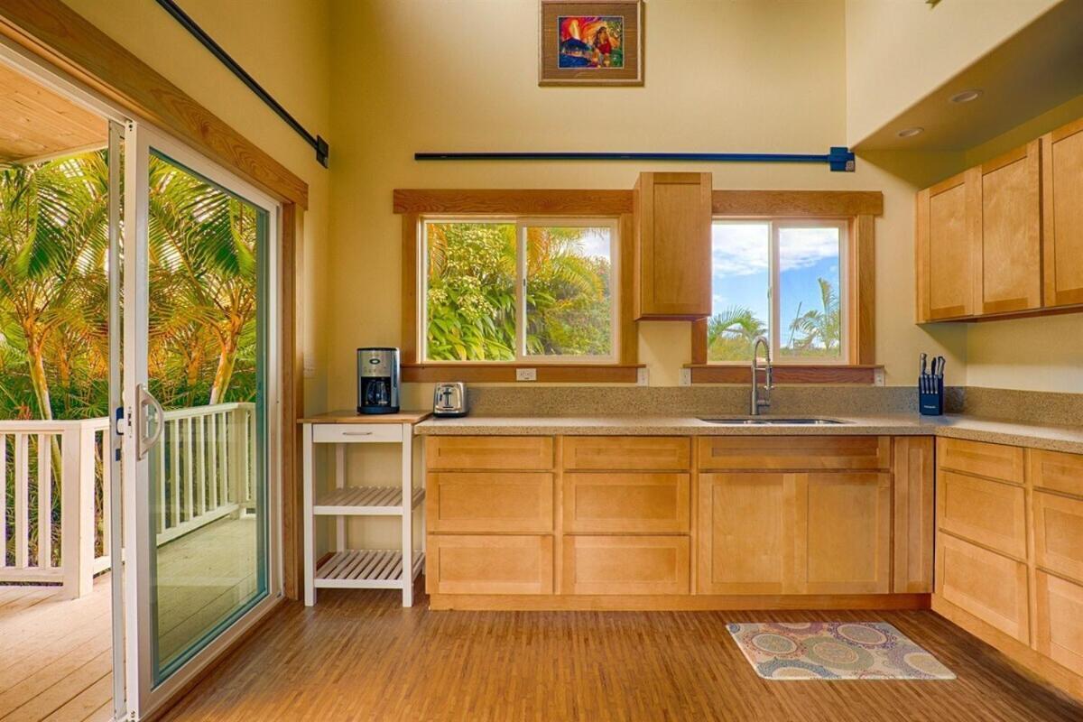 Lodge Kikala Waterfall Hilo