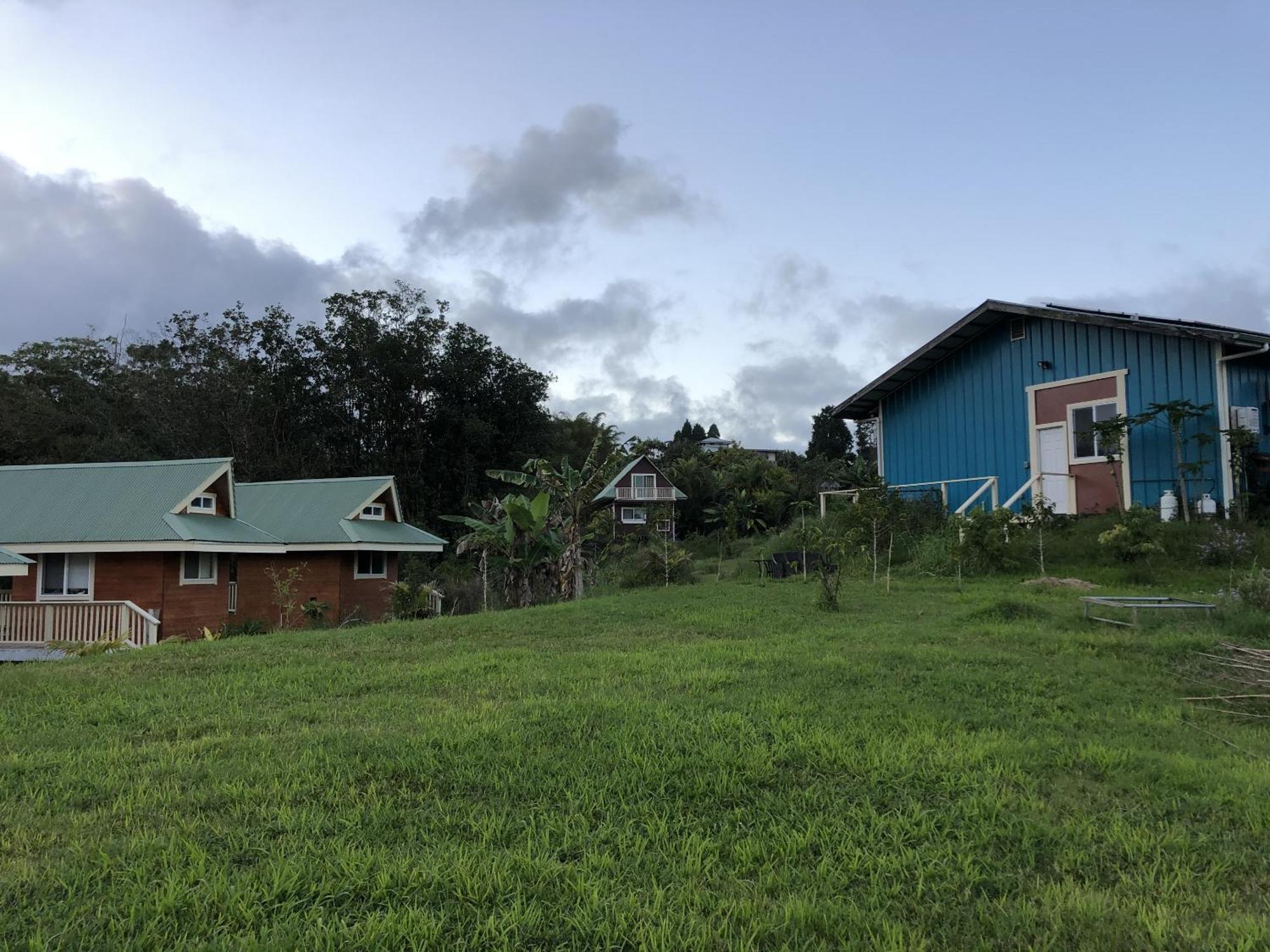 Lodge Kikala Waterfall Hilo