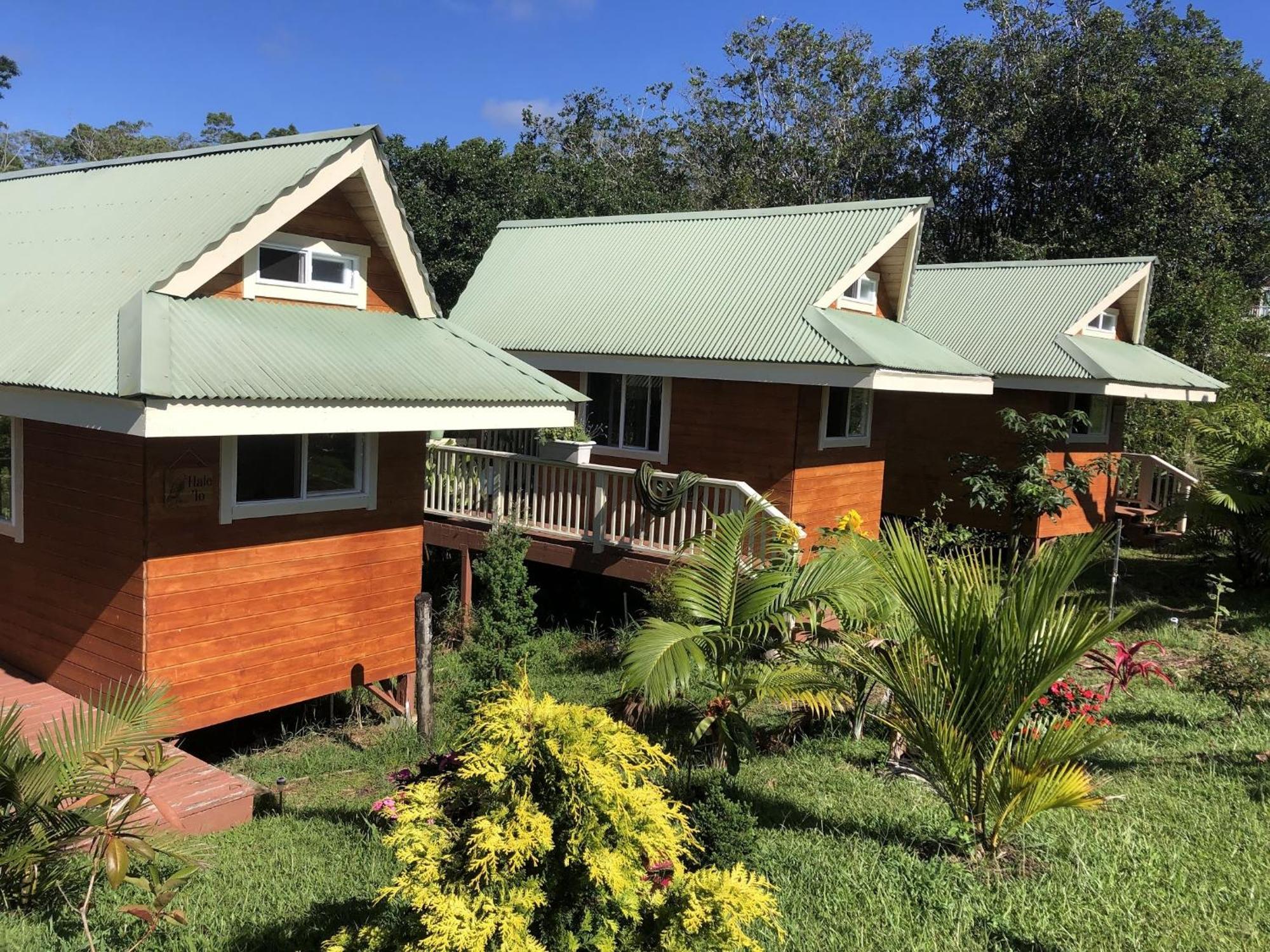Lodge Kikala Waterfall Hilo