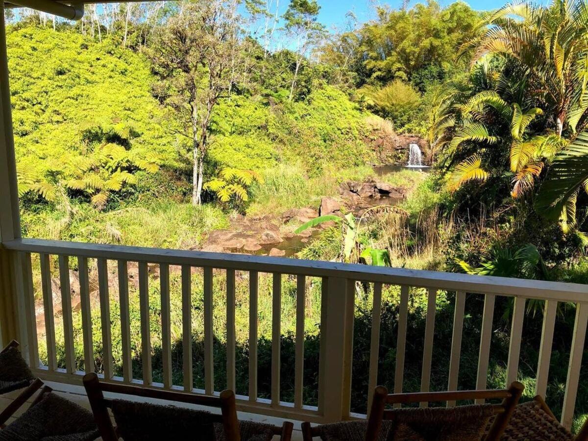 Lodge Kikala Waterfall Hilo