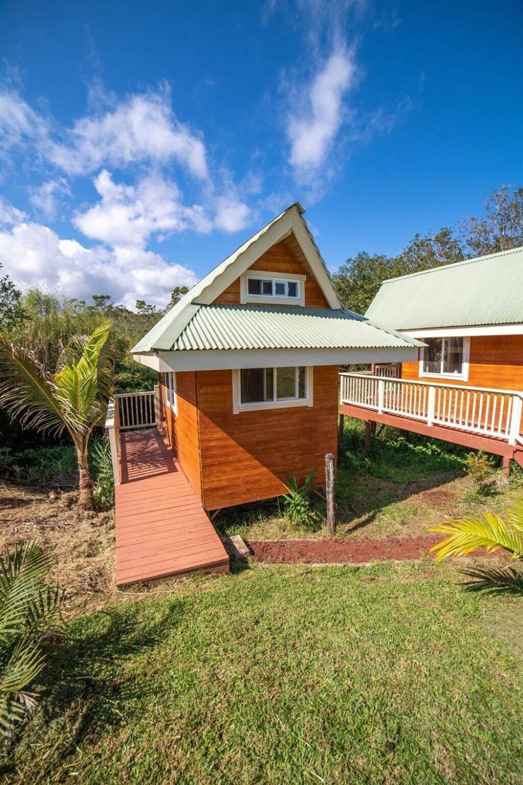 Kikala Waterfall Lodge Hilo